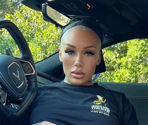 She is the girlfriend of rapper Freddie Gibbs and has over 1 million followers on Instagram. . Destini creams